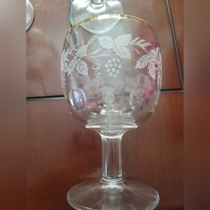 4 Gobblet glasses Barlett Collins, etched grapes design color glass and gold rim